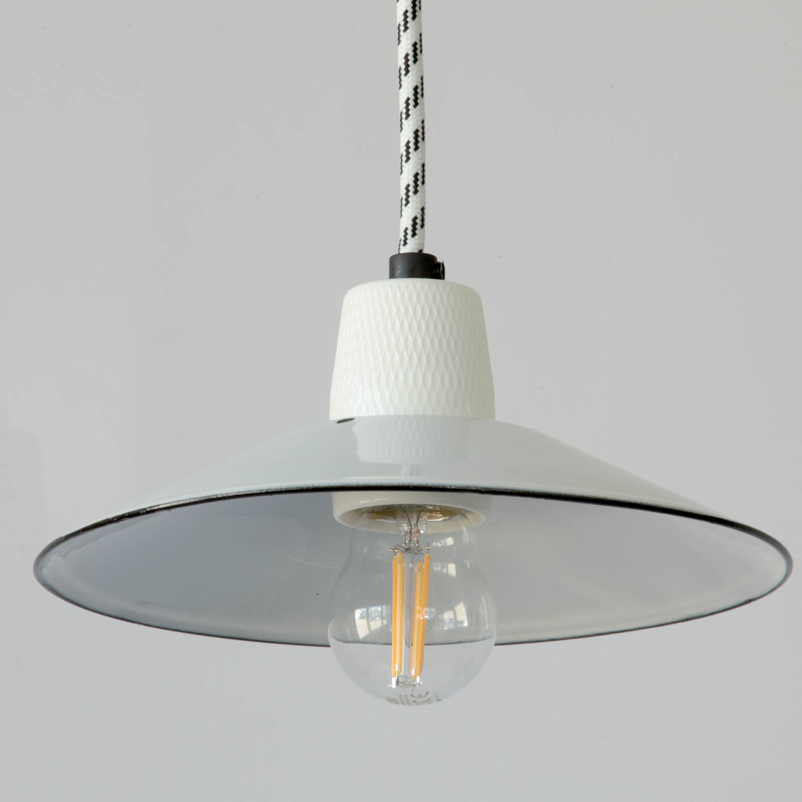 Pendants with Antique Enamel Shades: Pendant Lamp Bonn 200 mm, Fig. 2