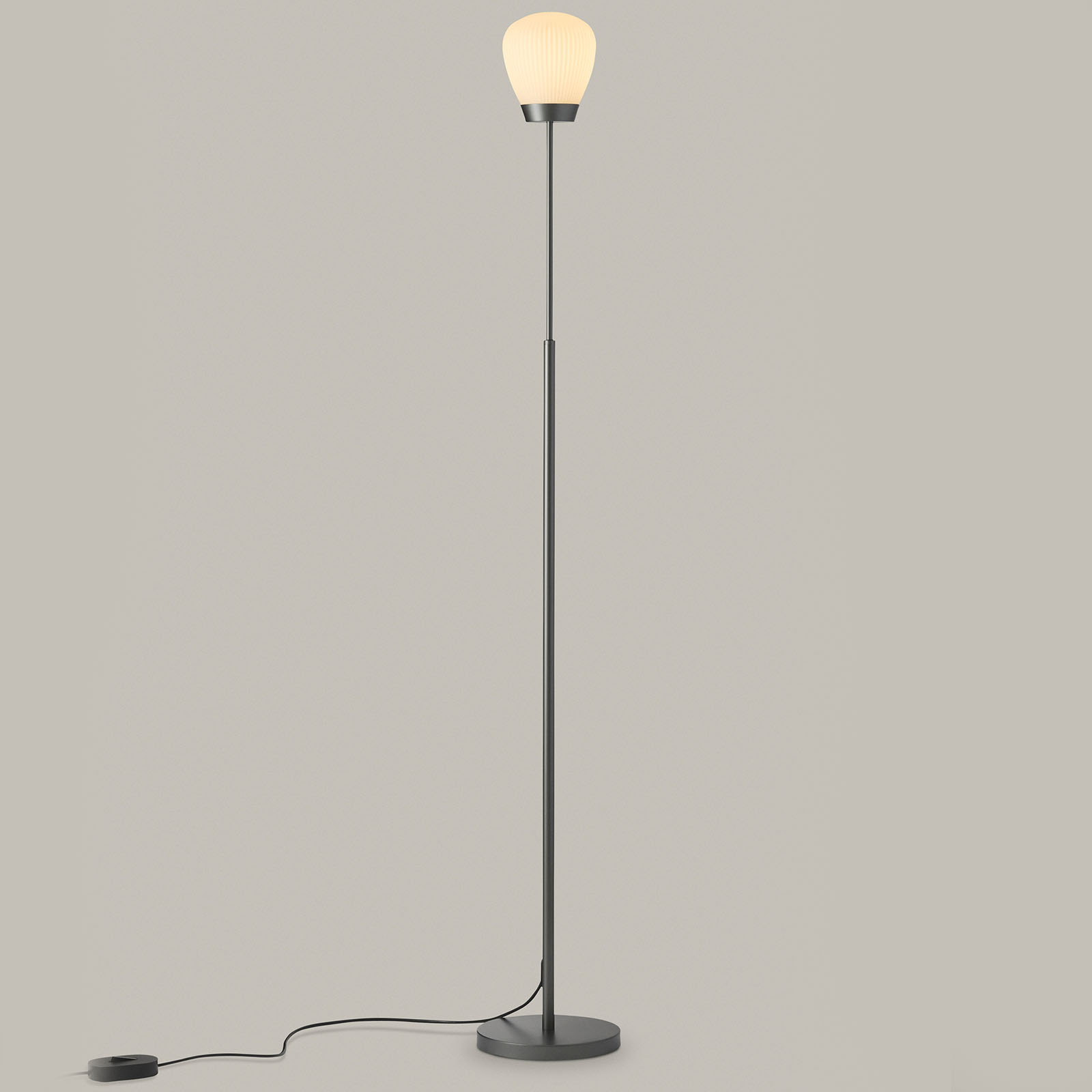 Art Déco floor lamp PLISSEE S with frosted glass shade: Abgebildet in der Oberfläche Platin