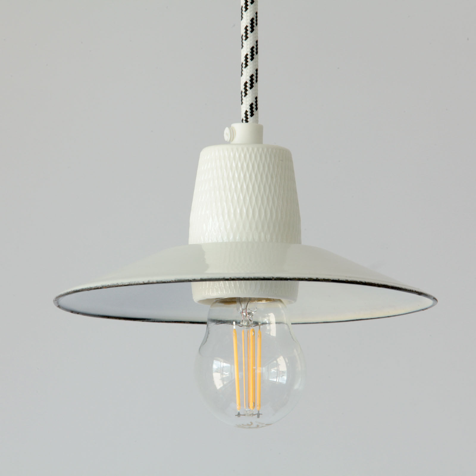 Pendants with Antique Enamel Shades: Pendant Lamp Bonn 150 mm, Fig. 3