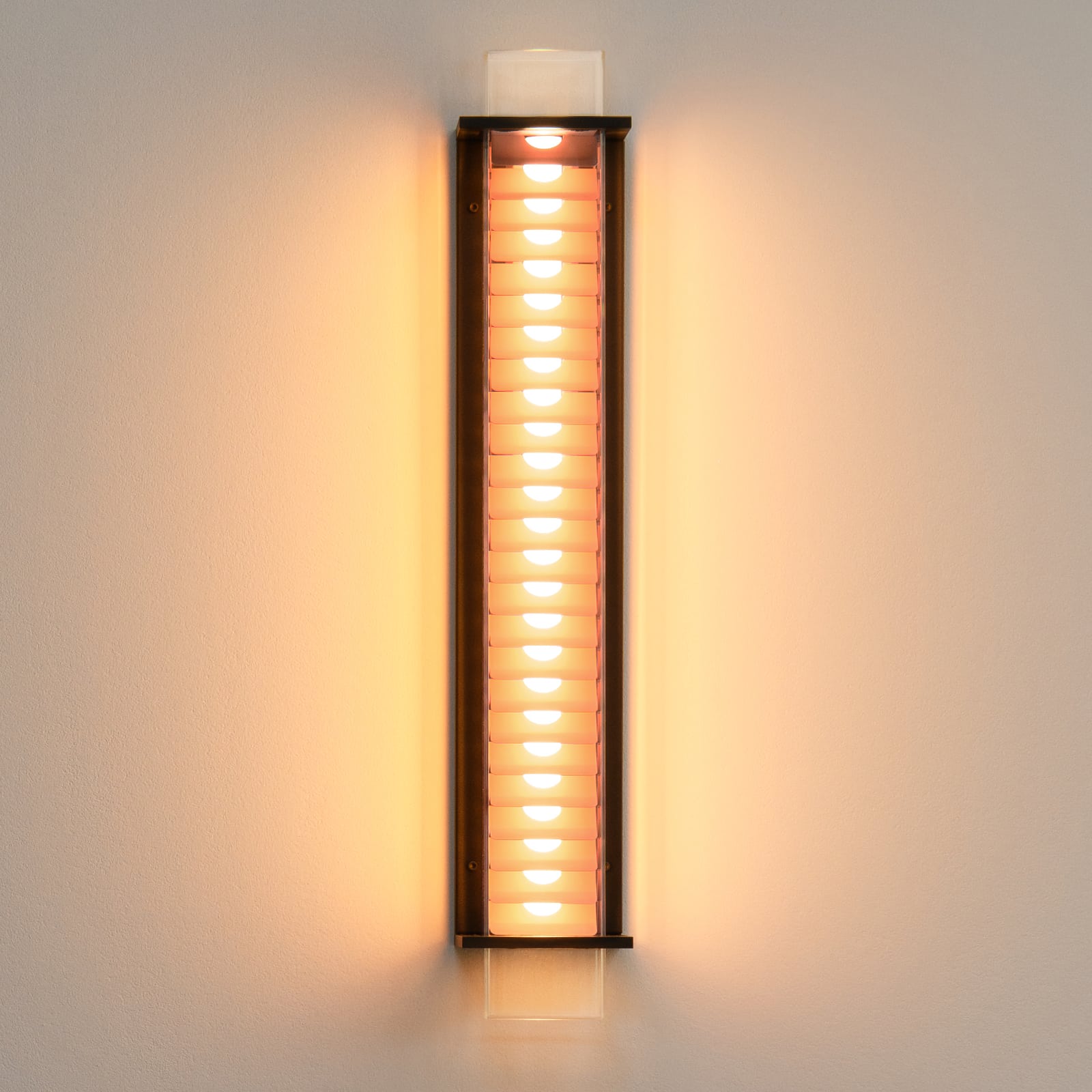 QUADRATUBE W4 Wall Lamp with Louvre Diffuser