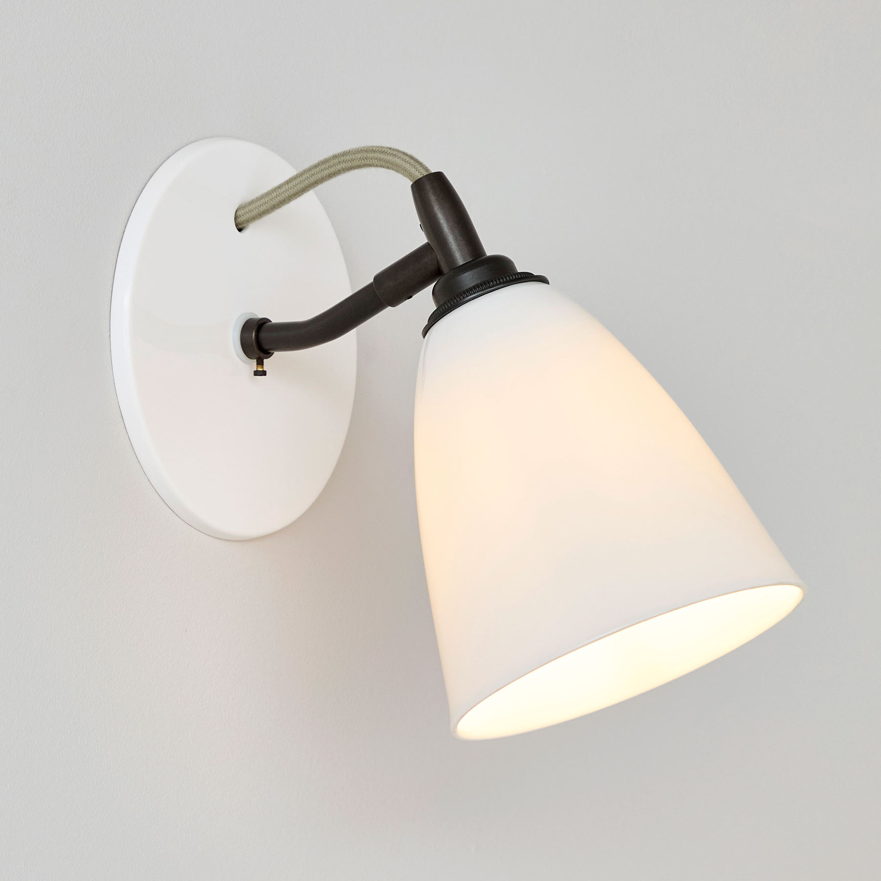 FECTOR Wall Light with Bone China Shade