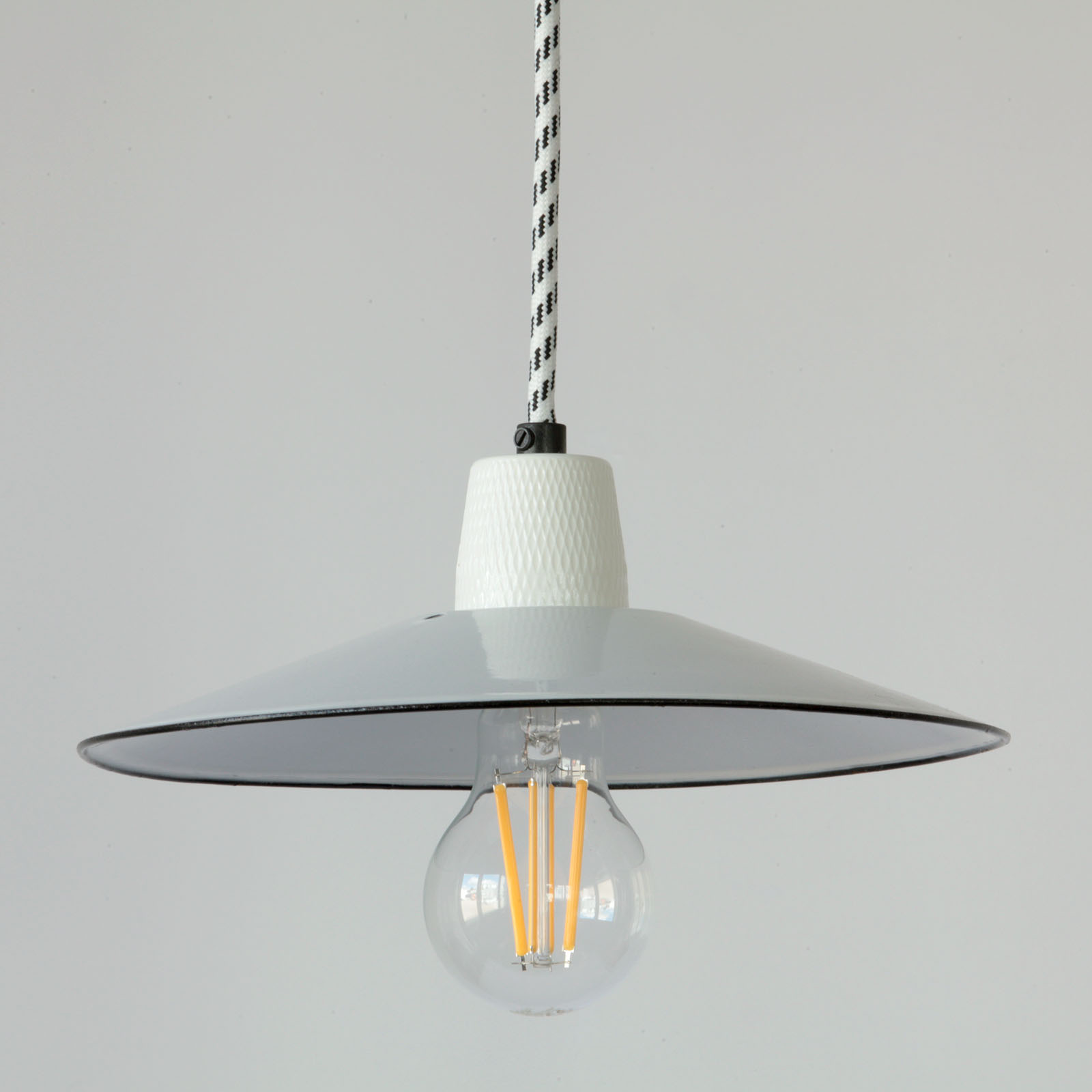 Pendants with Antique Enamel Shades: Pendant Lamp Bonn 240 mm, Fig. 2