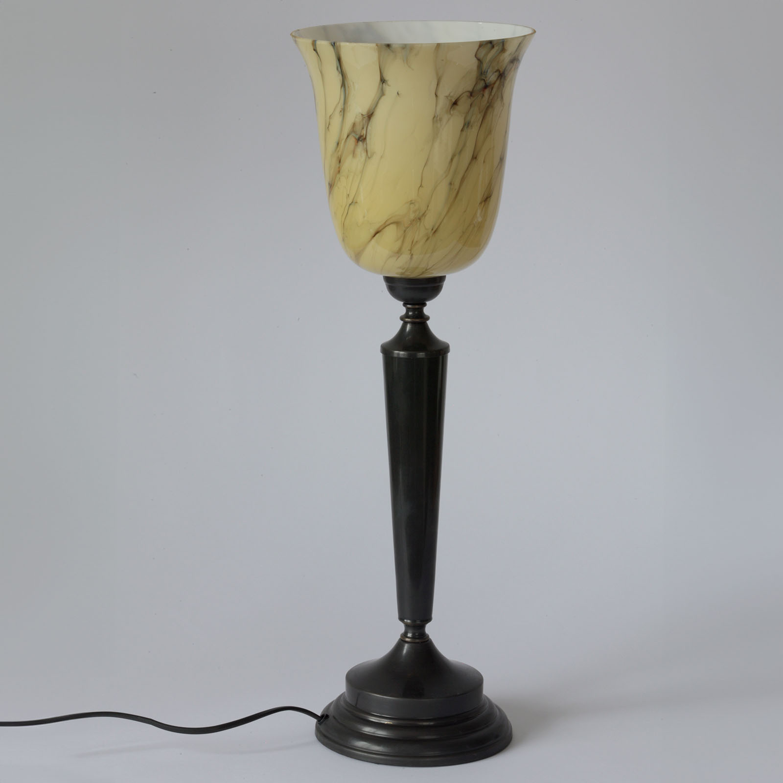 Table Lamp in the Style of the 1930ies with Marbled or White Glass Cup, Fig. 2